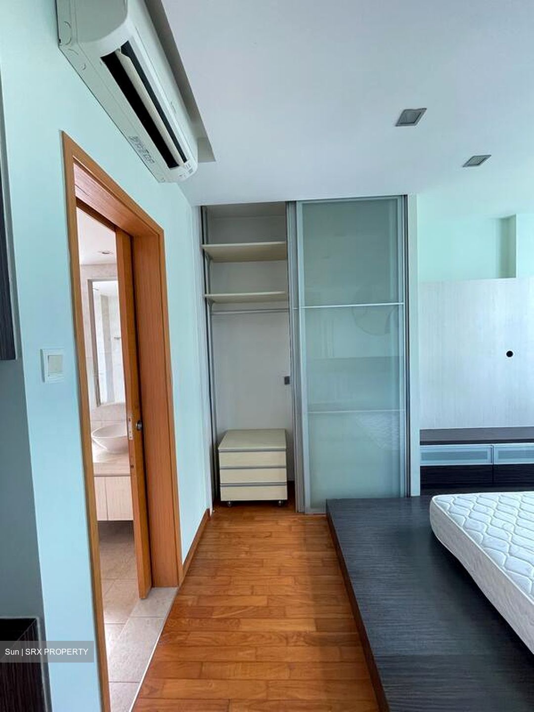 The Lakeshore (D22), Condominium #570456921